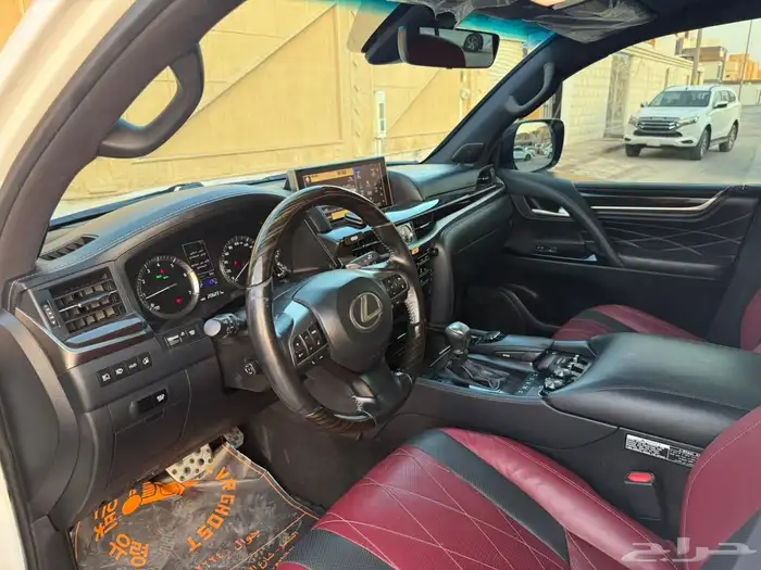لكزس LX570 موديل 2020 9