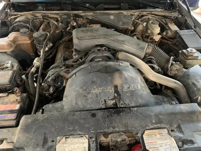 للبيع فورد فكتوريا 95 بالمجمعه 4