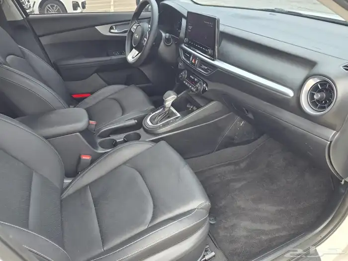 سيراتو K3 بنزين نص فل 2022 14