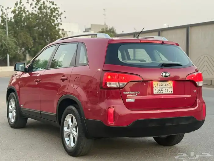 للبيع كيا سورنتو نظييف 7