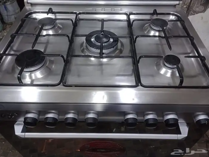 للبيع فرن ايطالي جليم غاز اصلي مقاس60 90 موجود في المحل جده 4