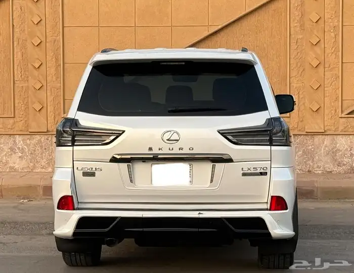لكزس LX570 موديل 2020 3