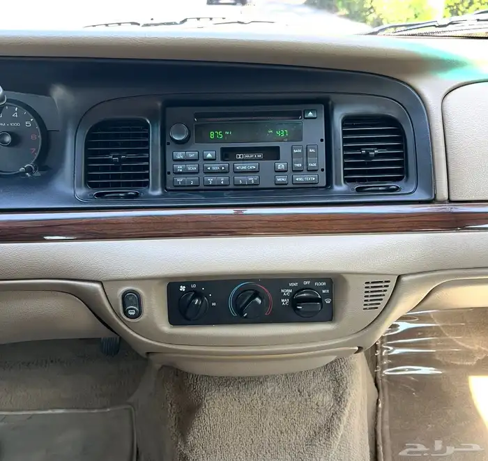 فورد قراند فكتوريا سعودي 2011 11