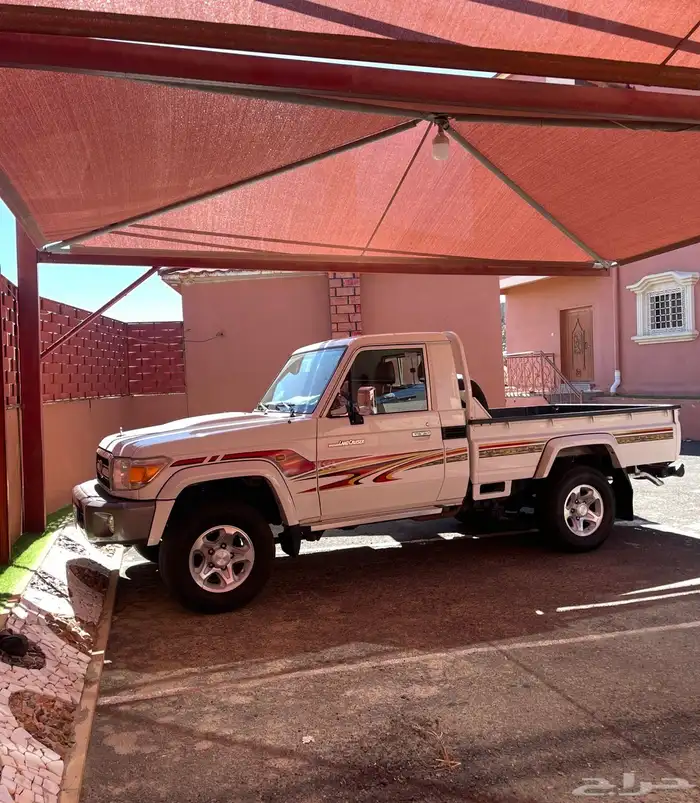 للبيع شاص 2013 سعودي ماشي 70 الاف 0