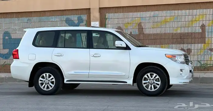 لاندكروزر GXR 2012 6V 13