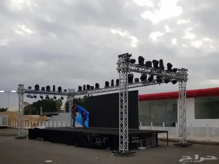 شاشات عملاقة. تراسات مسارح إضاءات اسعار مرضيه للجميع 80