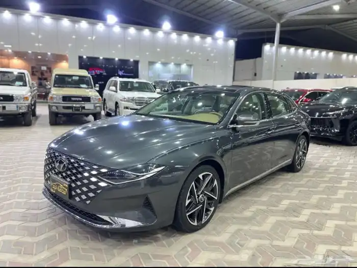 هيونداي ازيرا 2023 نص فل سعودي ماشي 81 الف قمة فالنظافة 0