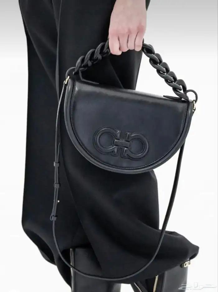 شنطه ماركات ديور قودشي شانيل وجميع إلى منزله متوفره لطلب 12