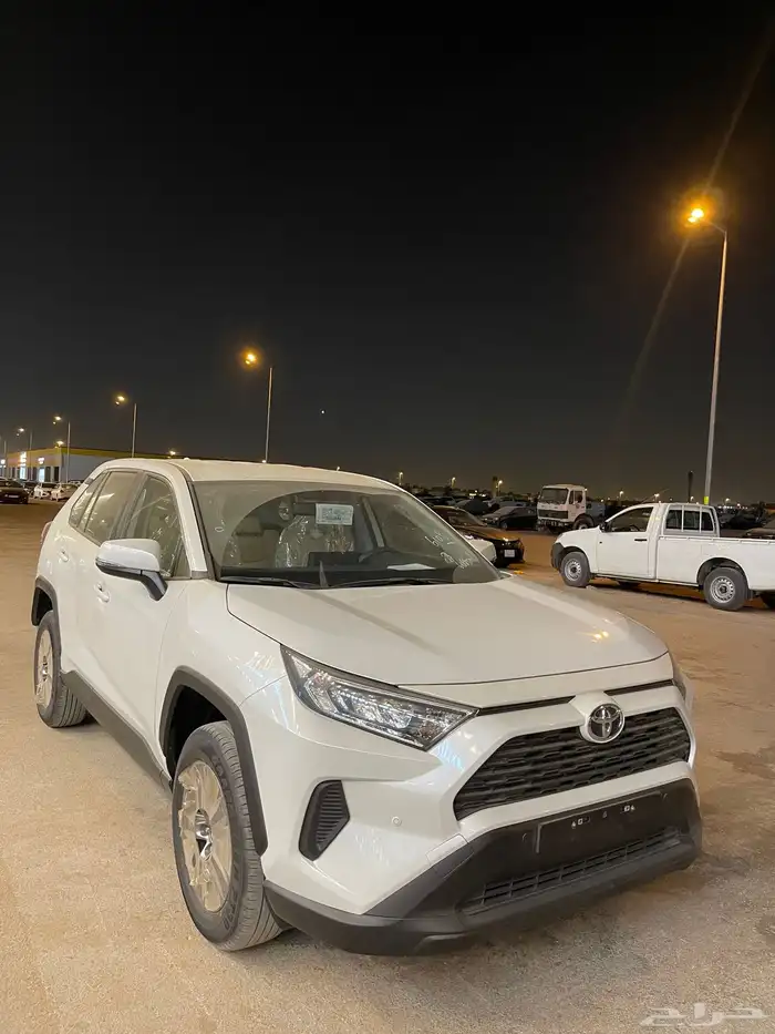 تويوتا راف فور LE دفع امامي بنزين 2025 1