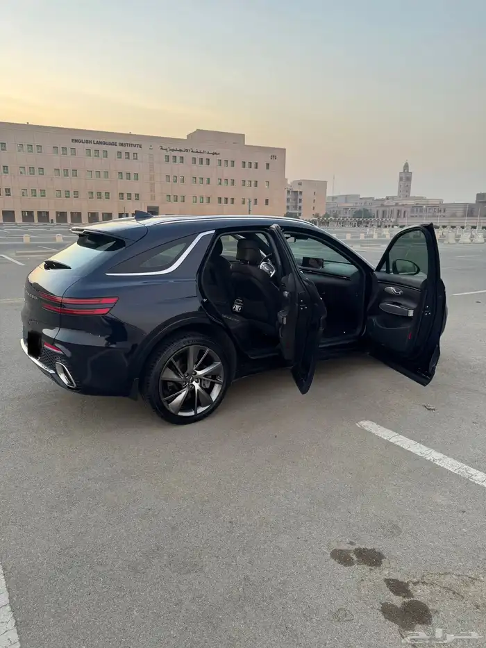 جنسس GV70 2023 16