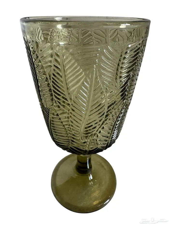 تأجير كراسي  طاولات جميع المفروشات 24