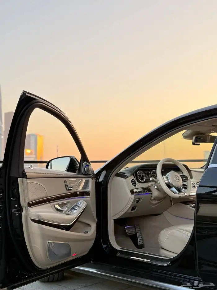 مرسيدس S63 نظيف جدا أسود ملكي 5