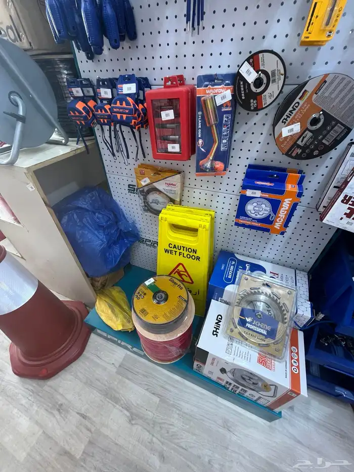 محافظة الرين محل ادوات السلامة للتقبيل يوجد معه تاشيرة 3