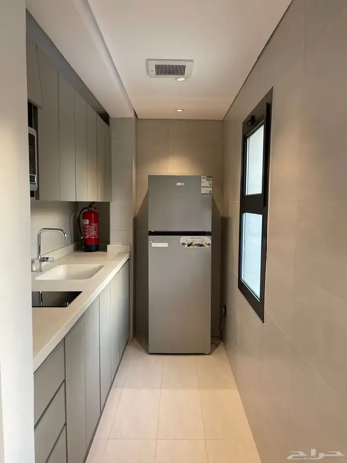 شقة مؤثثة فاخره للايجار 3