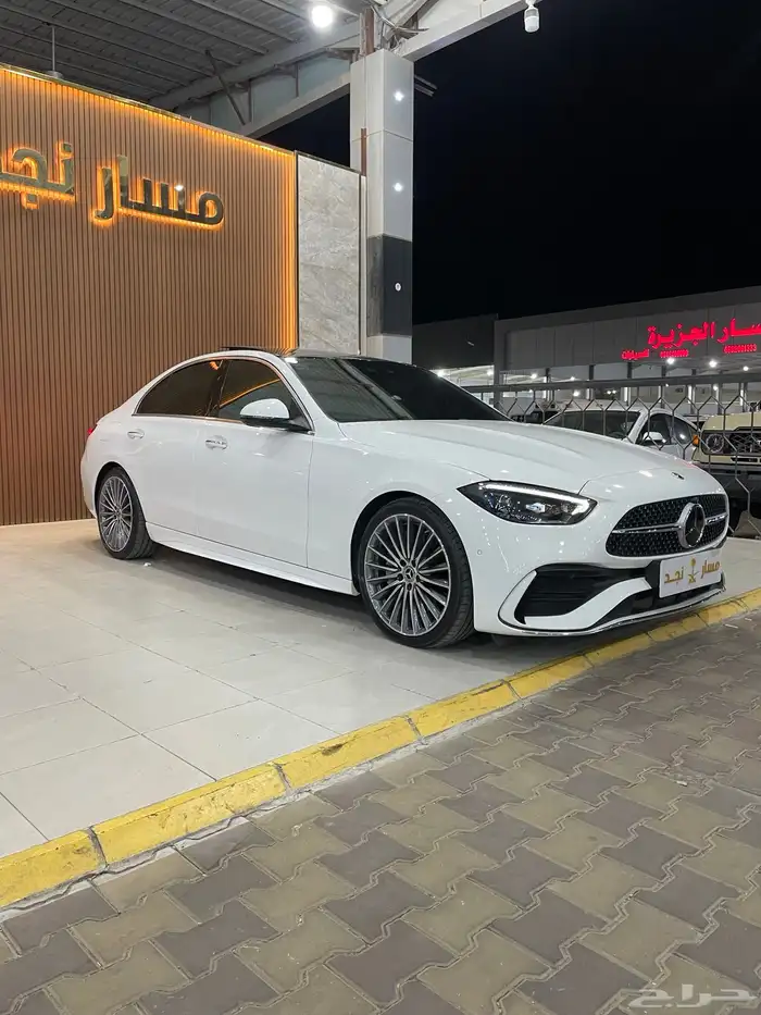 مرسيدس C300 موديل 2023 فل كامل 3