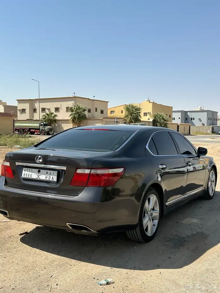 لكزس LS460 11