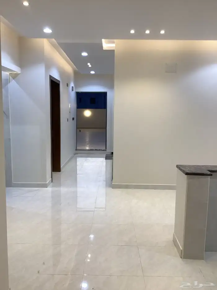 للبيع روف فاخر بتصميم راقي العزيزية أحد رفيدة 29