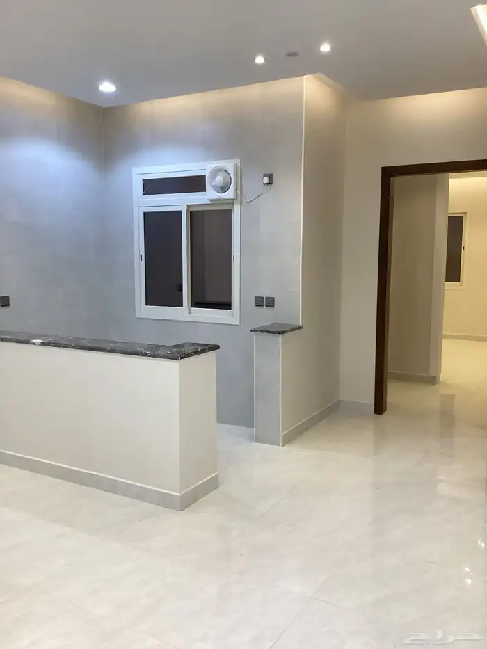 للبيع روف فاخر بتصميم راقي العزيزية أحد رفيدة 22