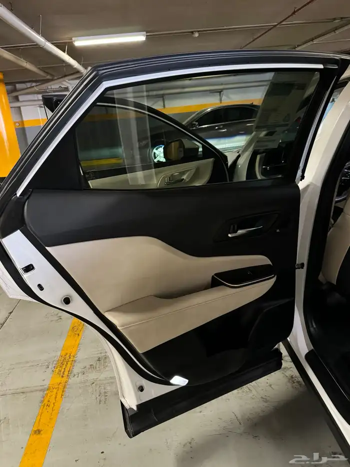 تويوتا كراون بريميوم 2023 25