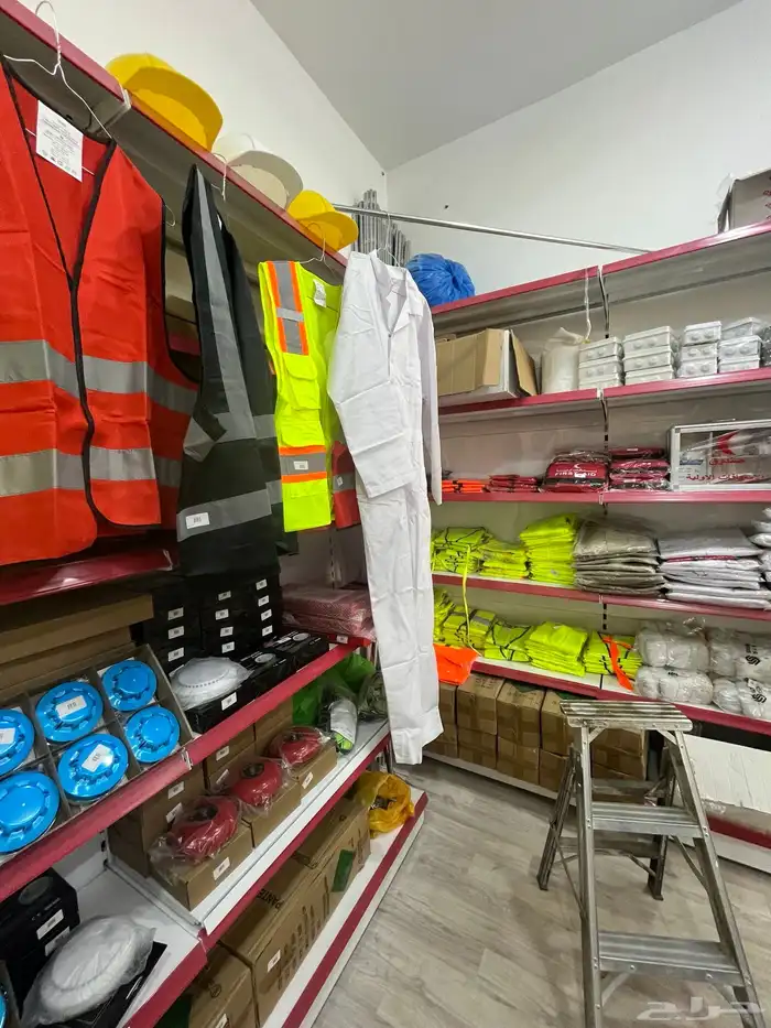 محافظة الرين محل ادوات السلامة للتقبيل يوجد معه تاشيرة 1