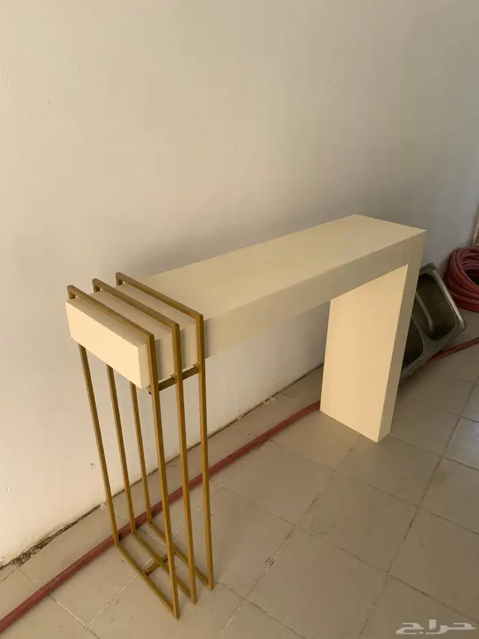 طاوله لتقديم الاحتفالات 1