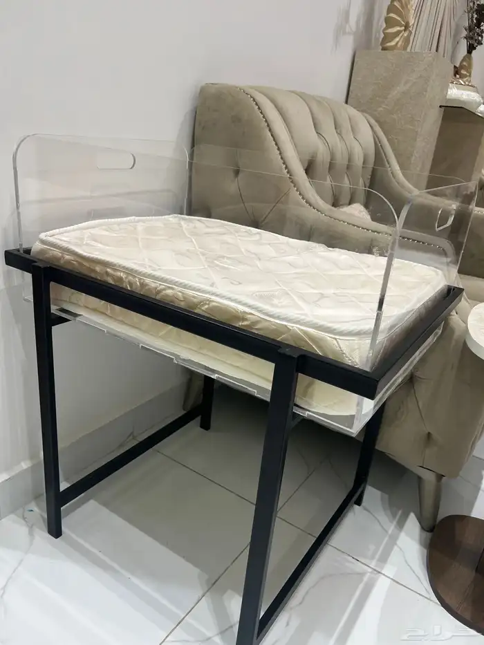 سرير مواليد اكريليك 2