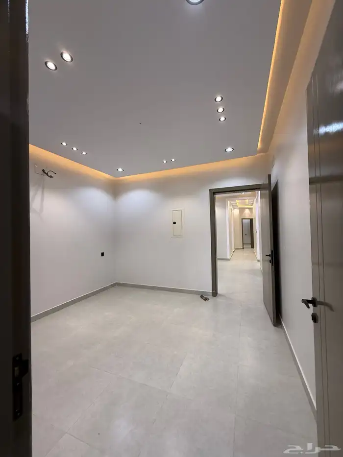 للبيع شقق سكنية بمداخل مستقله بحوش بسعر مناسب 520 الف 8