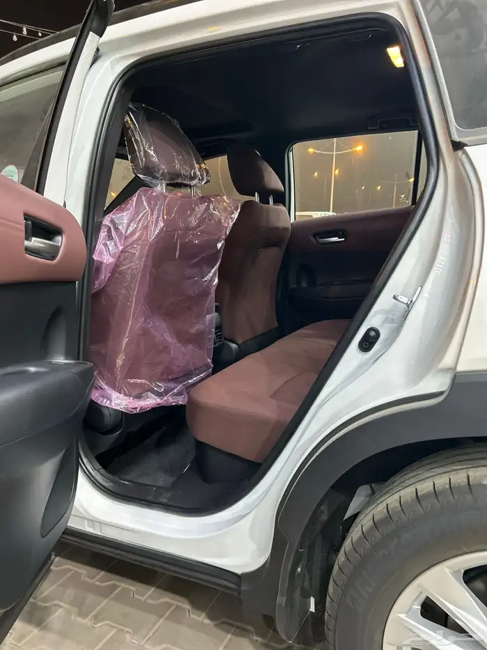 تويوتا كورولا كروس نص فل فتحه 2024هايبرد 98900 شامل الضريبة 13