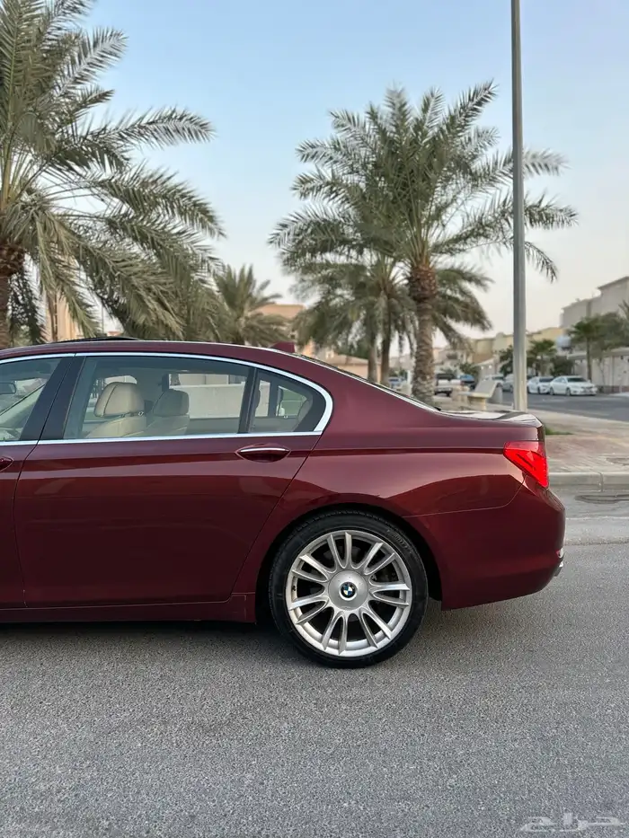 بي ام دبليو الفئة السابعة 2010 21