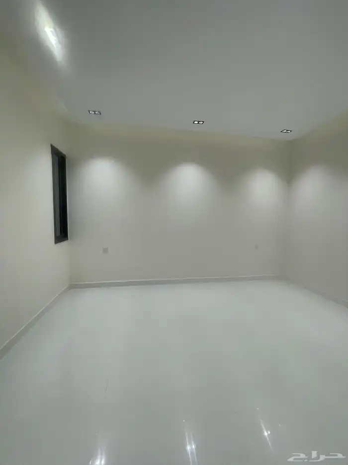 للبيع ادوار ارضيه وشقق علويه خميس مشيط حى المعارض 42