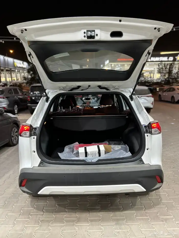 تويوتا كورولا كروس نص فل فتحه 2024هايبرد 98900 شامل الضريبة 16