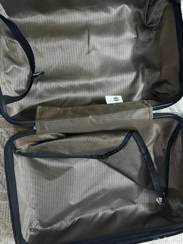 شنط سفر نظيفة جد ا   كبيرة وصغيرة بسعر ممتاز 3