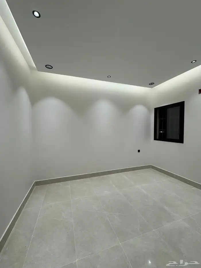 شقه ب مصعد وسطح خاص في حي البيان 14