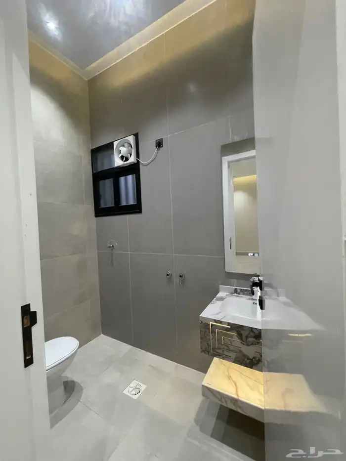 للبيع شقق علويه 6 غرف بسطح خاص ومصعد جاهز 520 الف باالمحاله 13