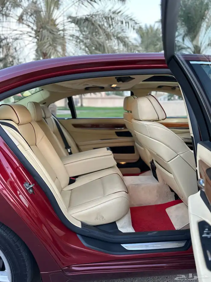 بي ام دبليو الفئة السابعة 2010 36