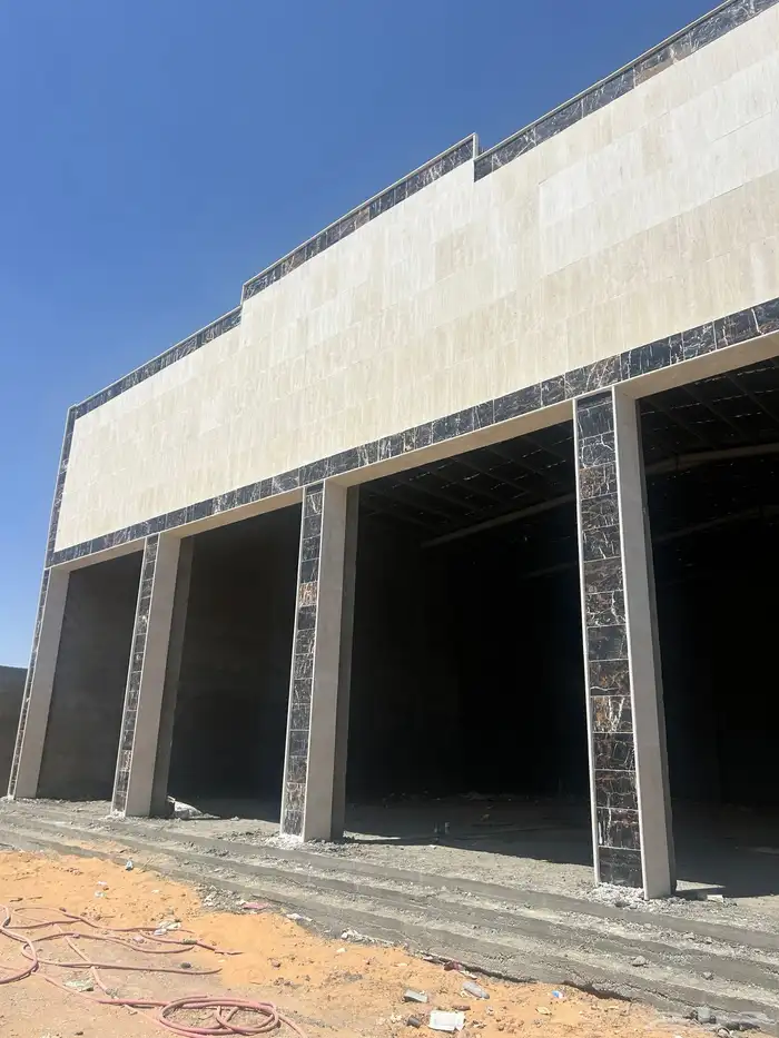 محلات تجاريه للإيجار حي النخيل موقع مميز و استثمار ممتاز 1