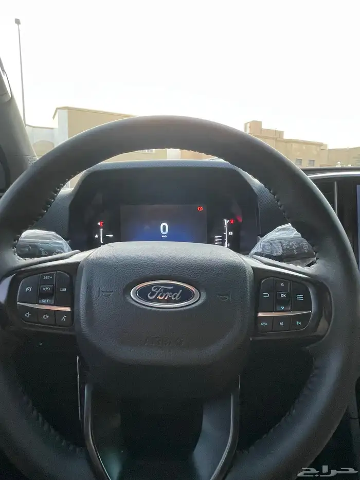 فورد ايفرست 28