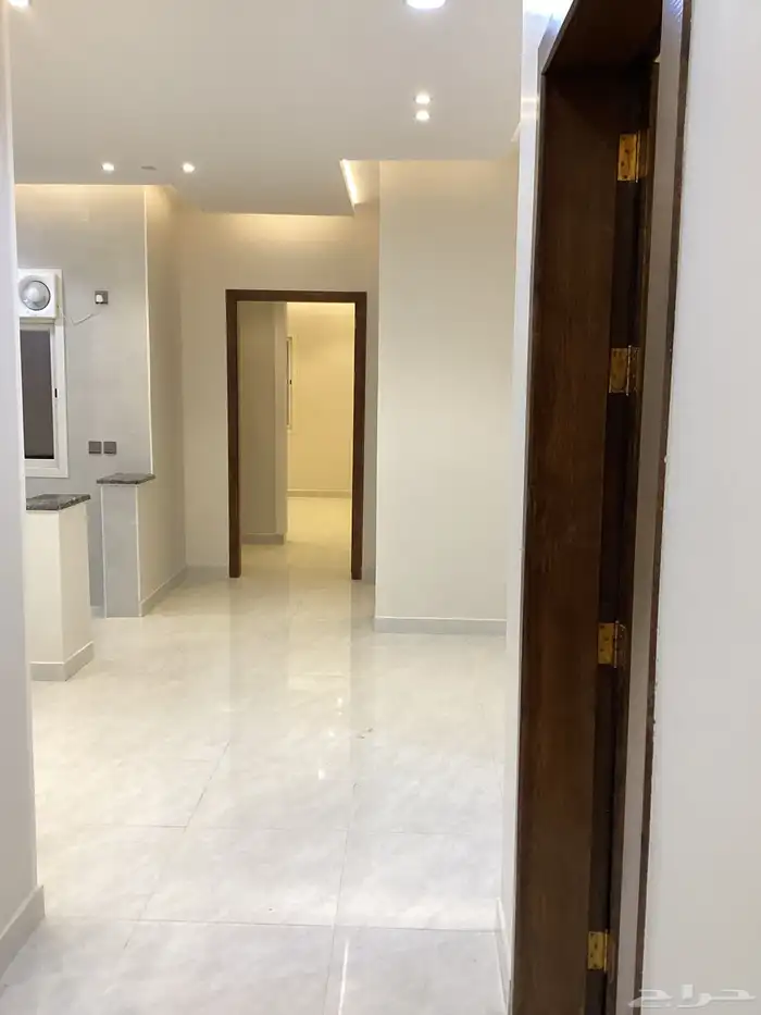 للبيع روف فاخر بتصميم راقي العزيزية أحد رفيدة 20