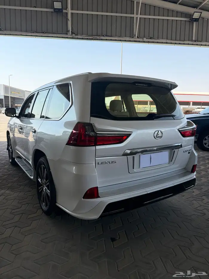 لكزس570 LX موديل 2021 9