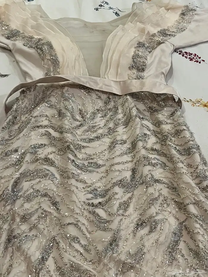 اثاث وفساتين فخمة وذوق 3