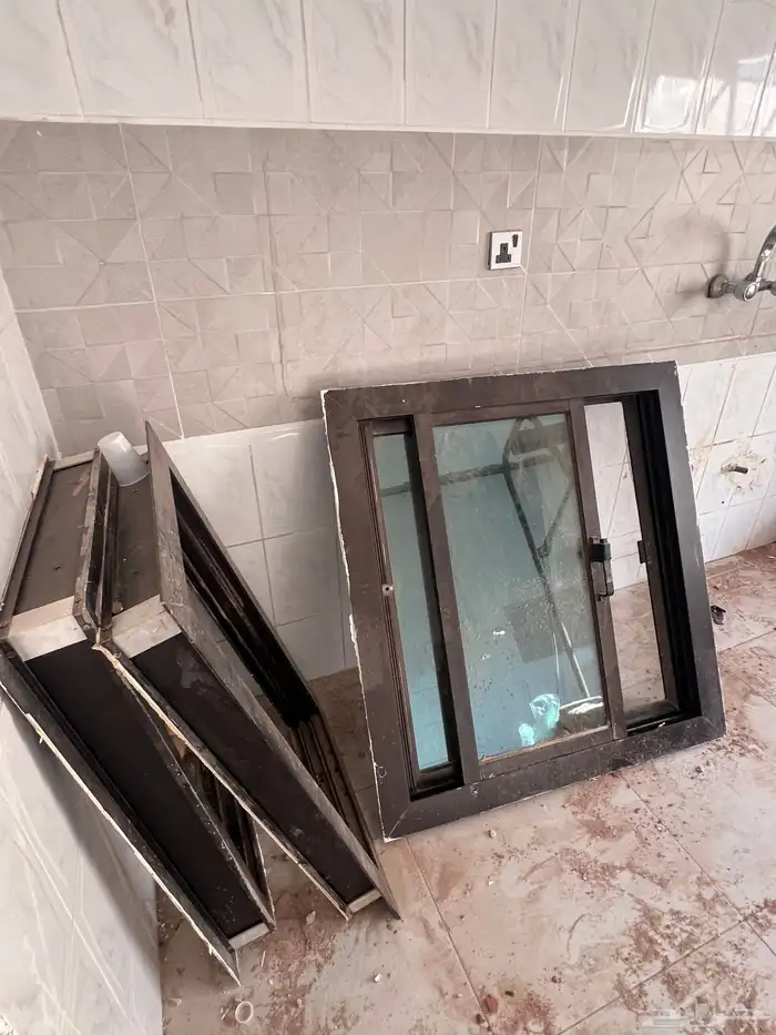 المنيوم للبيع مستعمل حق شبابيك مساحات كبيرة 4