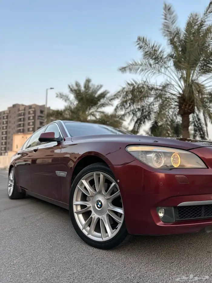 بي ام دبليو الفئة السابعة 2010 27