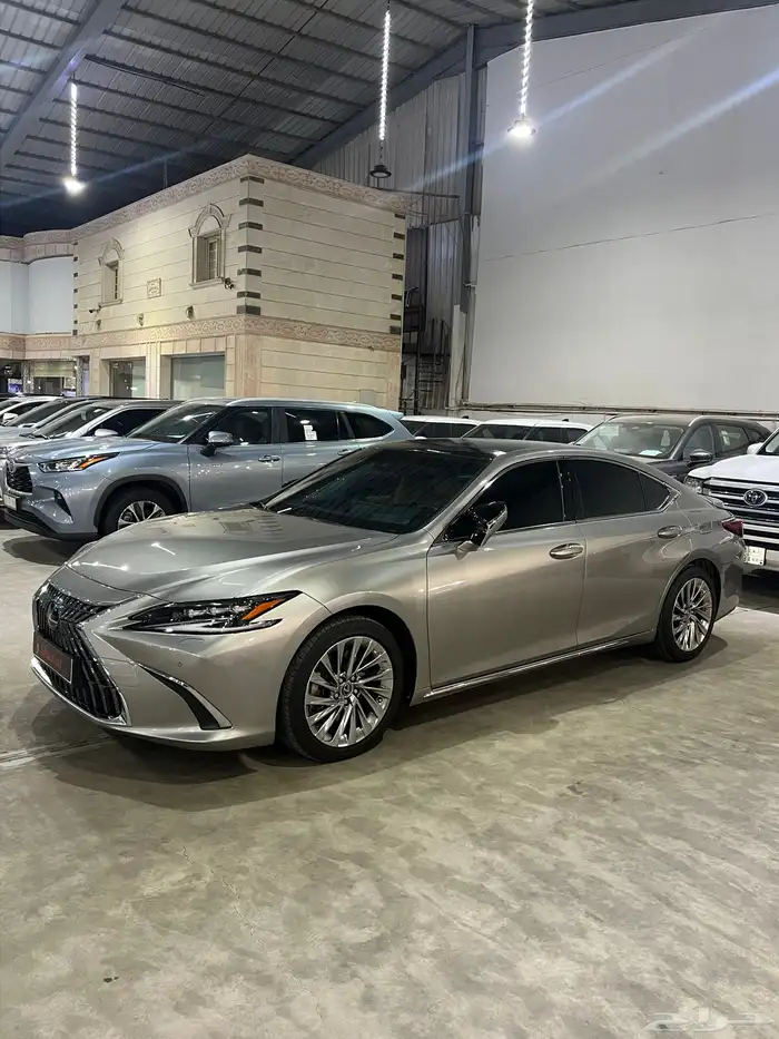 لكزس ES350 DD 2024 اعلى فئه شبه جديد ( عبداللطيف جميل ) 1