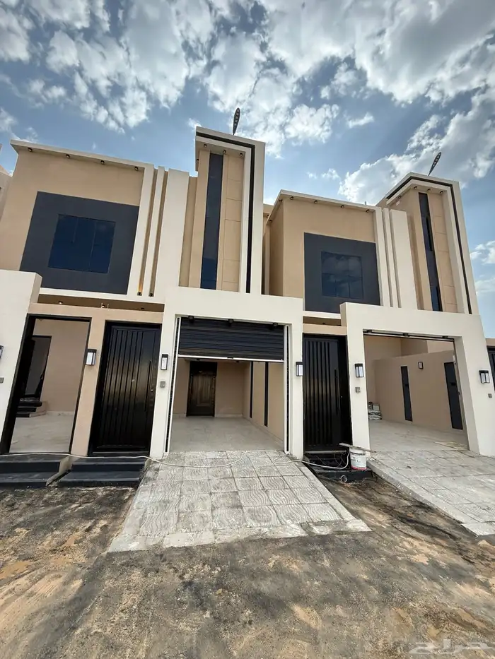 للبيع دور أرضي بعماره دورين علي شارعين حي الراقي خميس مشيط 1