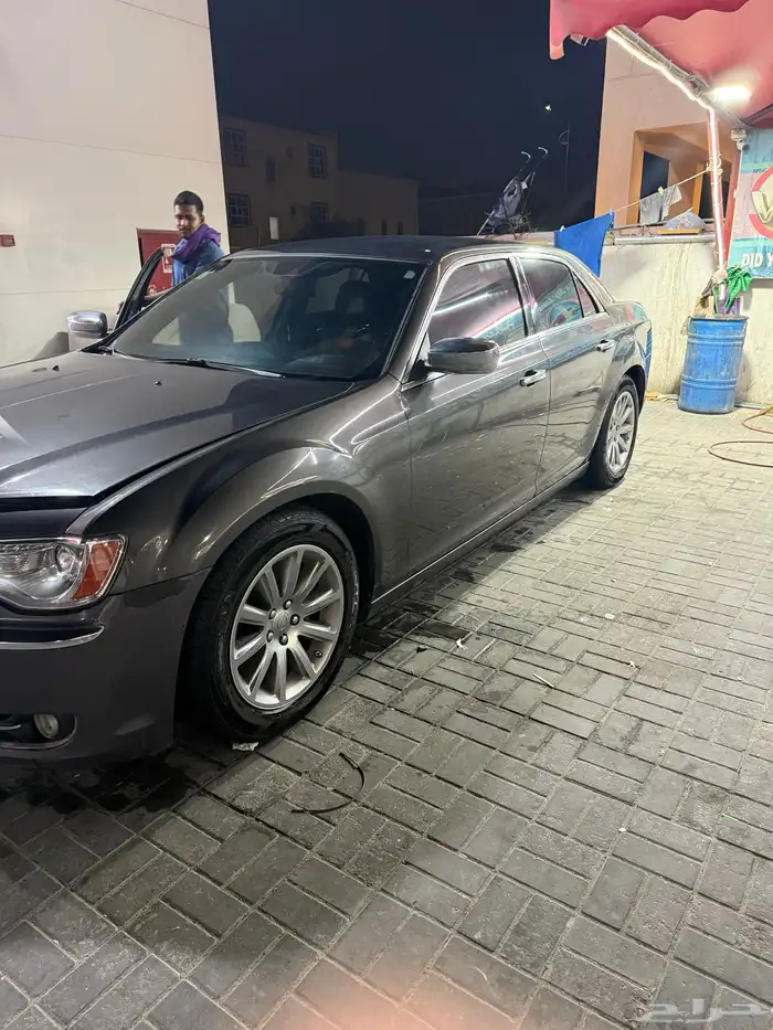 كرايسلر 300C موديل 2013 1