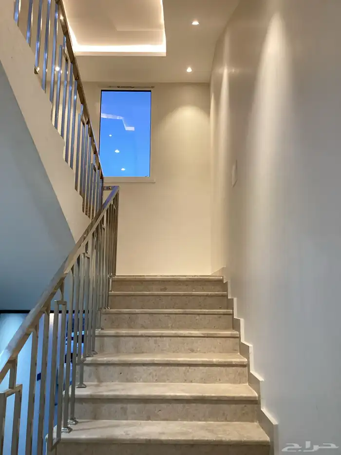 للبيع روف فاخر بتصميم راقي العزيزية أحد رفيدة 2