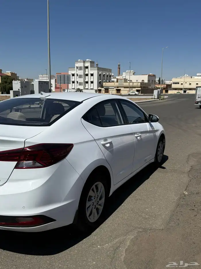 للبيع اللنترا 2020 بدي شرط 1