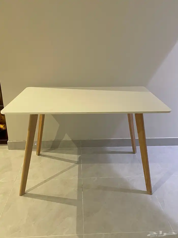 طاولة طعام 1