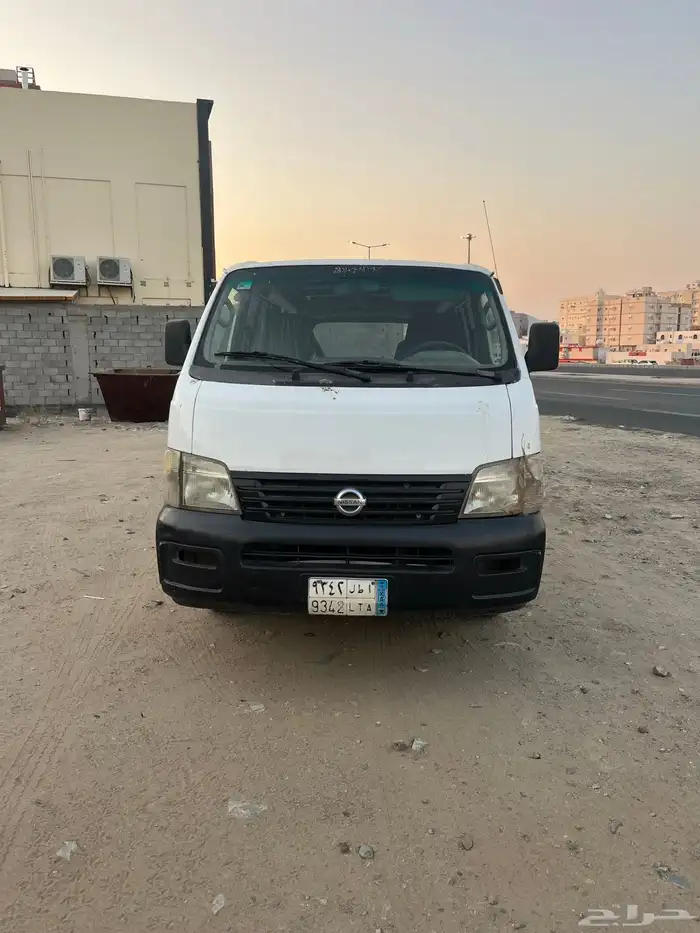 باص نيسان 1