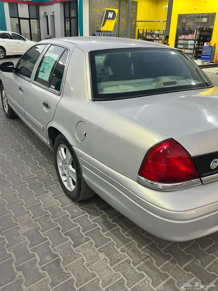 فورد فكتوريا سمني 2012 8